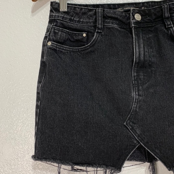 Zara Trafaluc Black Denim Mini Skirt Raw Hem - Picture 4 of 10